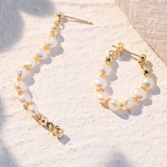 Boho 18K gold plated pearl hoop earrings - Picture 2 of 3